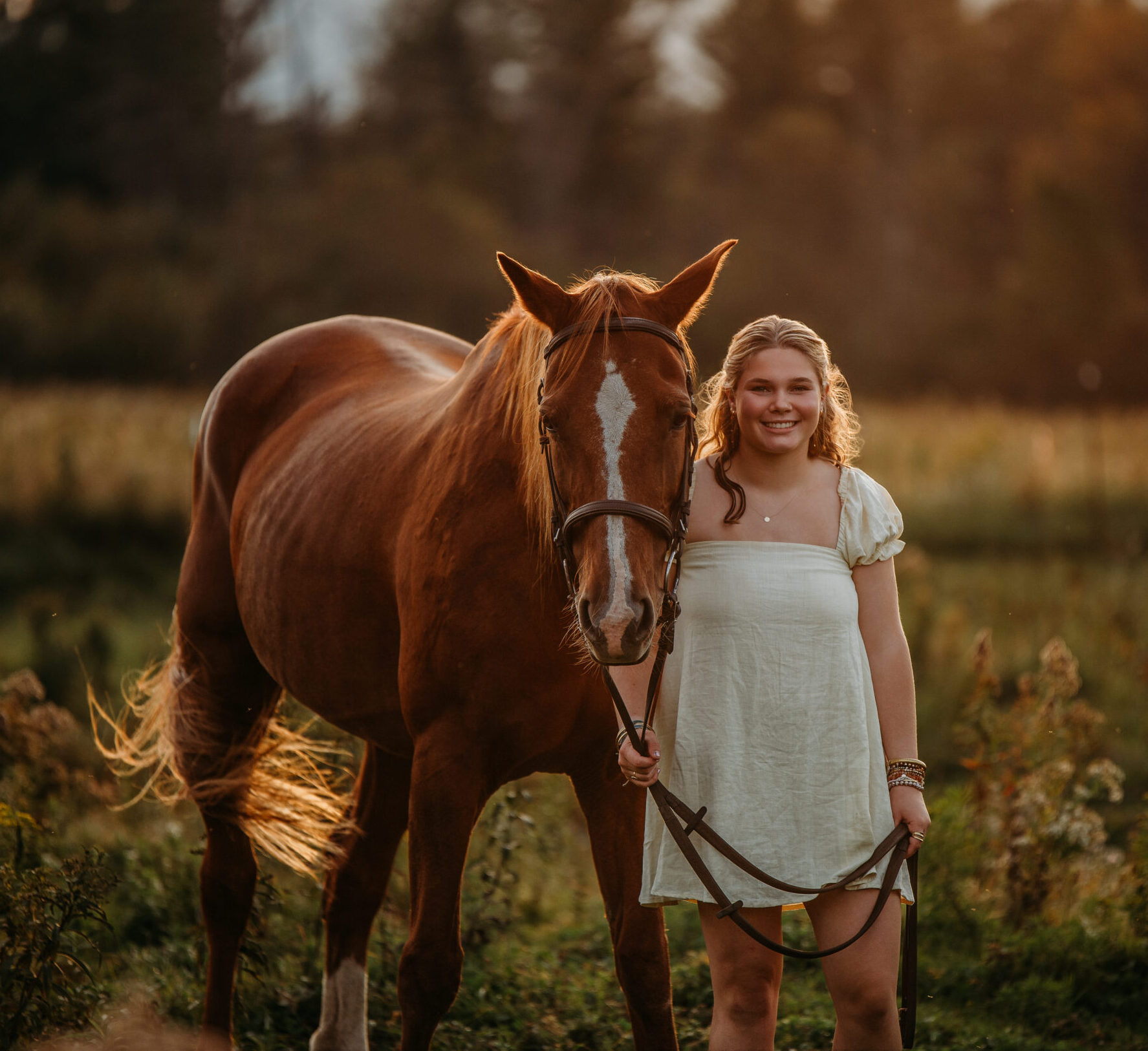 senior photo with horse