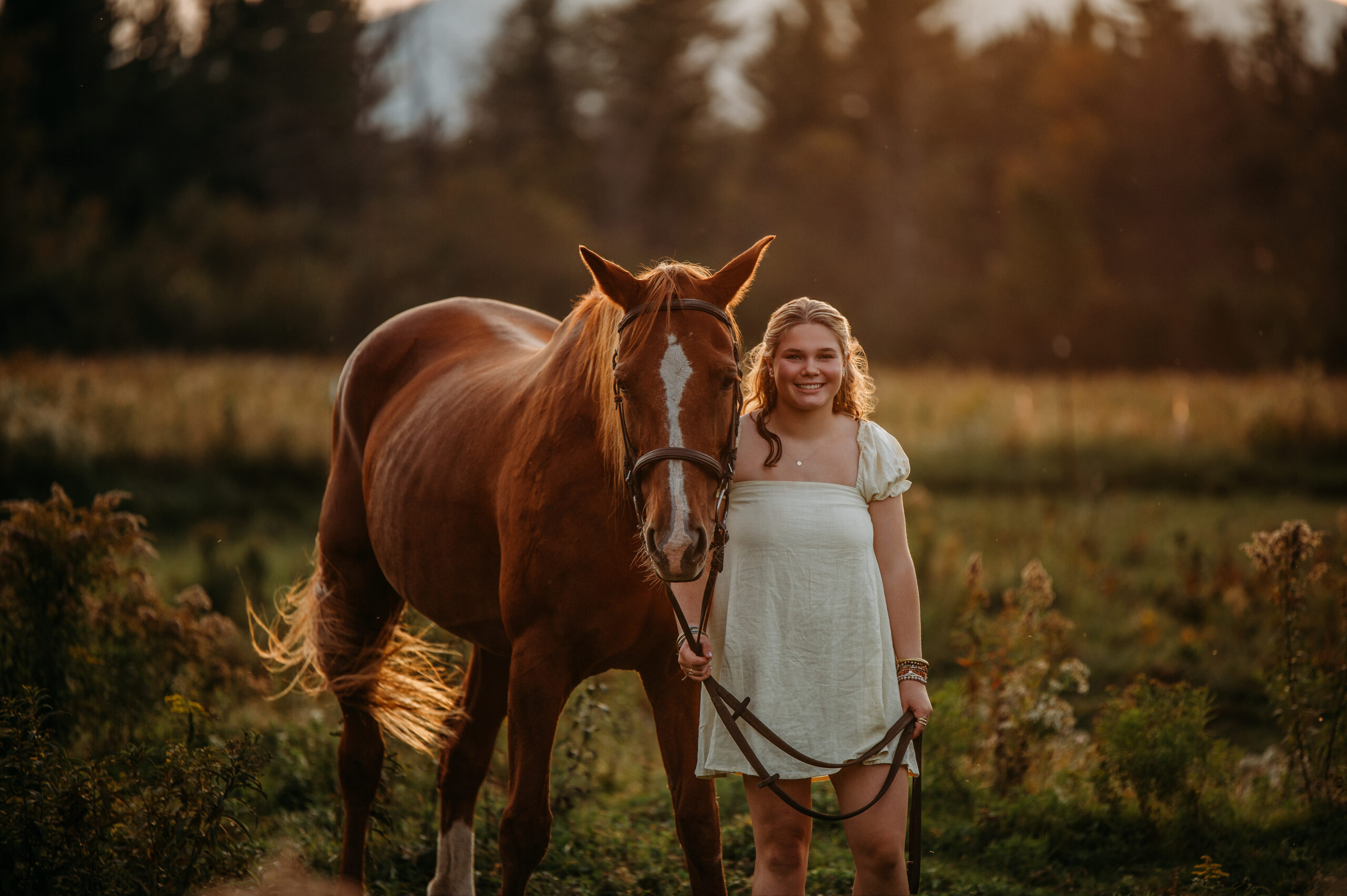 senior photo with horse